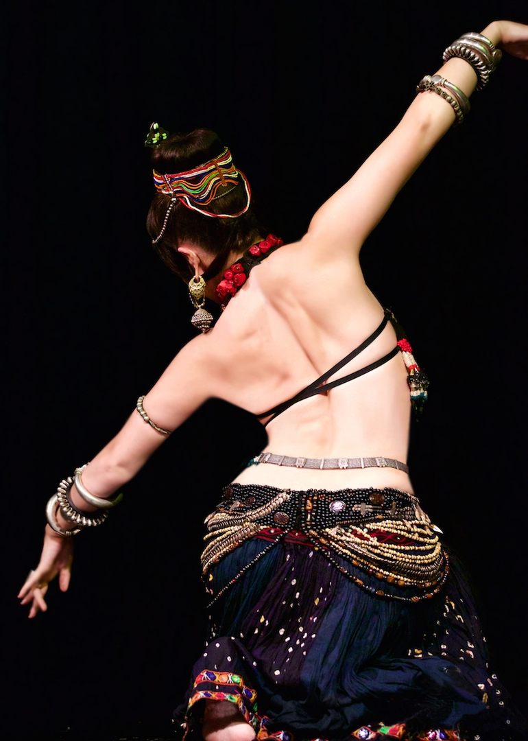 Moria Chappell Tribal Fusion Bellydance Superstar - Muscular Belly Dance  Technique