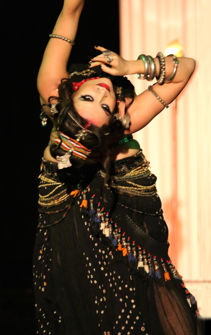 Moria Chappell Tribal Fusion Bellydance Superstar - Temple Dance Fusion
